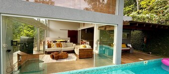 Casa c/ Piscina Privativa, 3 Suítes Sala integrada