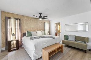 6 bedrooms, desk, free WiFi, bed sheets