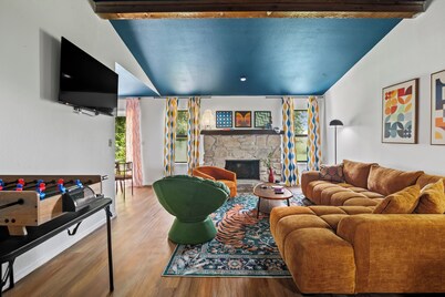 Groovy Getaway - Retro Vibes and Modern Comfort