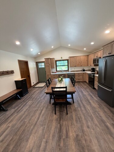 Gorgeous 3-bedroom cottage near the Menominee River