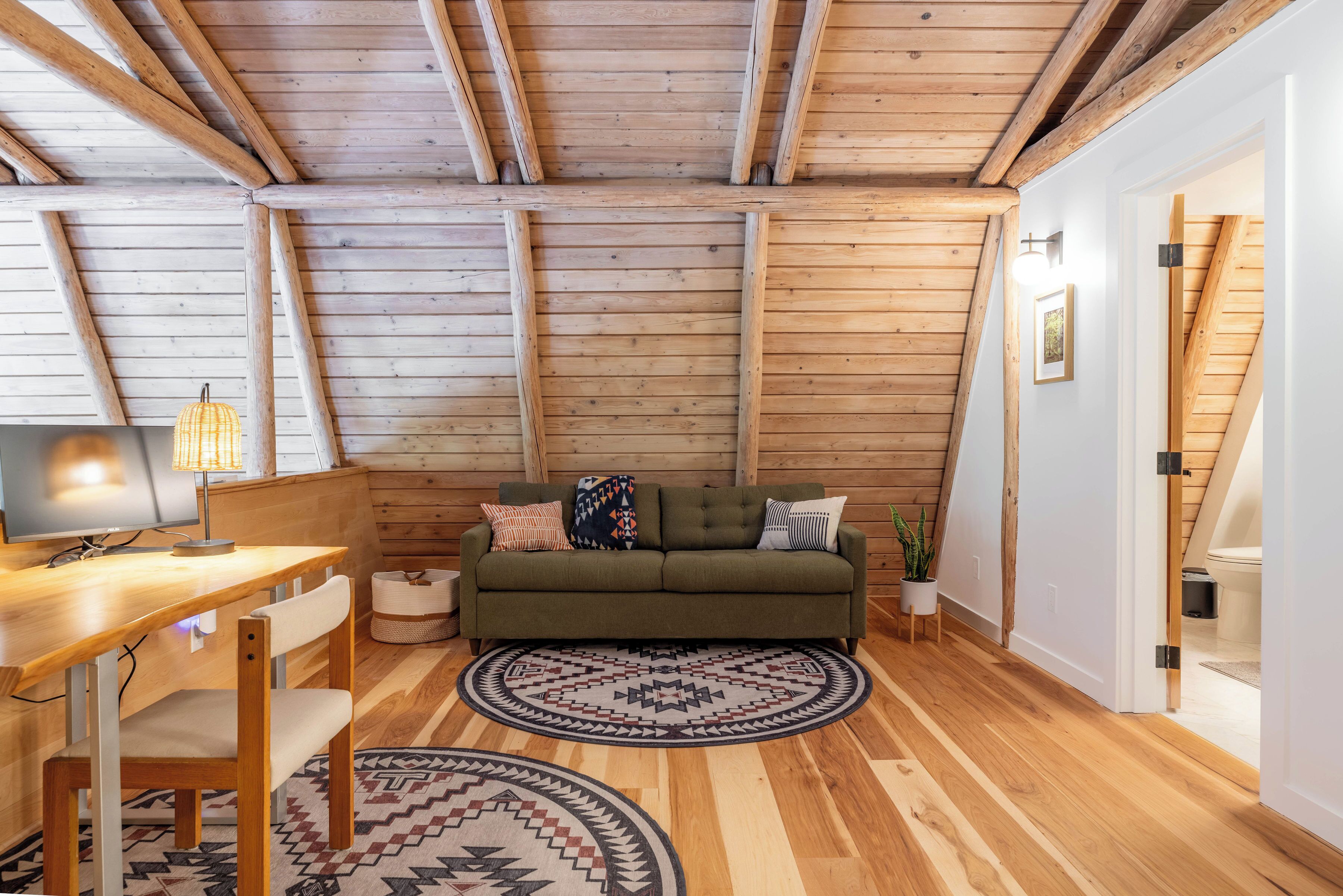 Hot Tub & Sauna - 1 Mile From Mount Rainier Np - Forest View - Sleeps 8 - Mount Rainier, WA