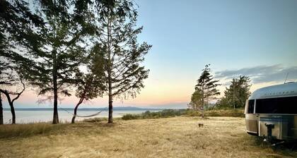 Remodeled 32’ Airstream with incredible water views on large, private acreage