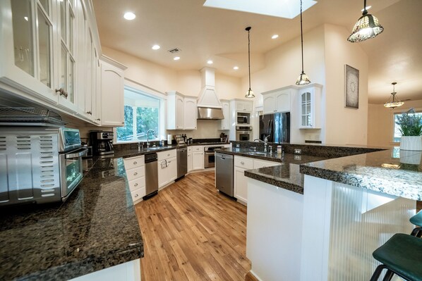 Microwave, oven, stovetop, dishwasher