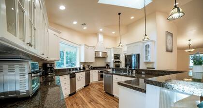 Relax & Recharge Near Eugene – Sauna, Massage Chair, Gourmet Kitchen