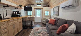 Charming Country Cottage minutes from Gainesville