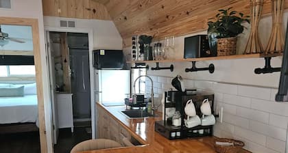 Charming Country Cottage minutes from Gainesville