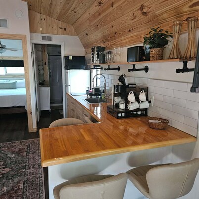 Charming Country Cottage minutes from Gainesville