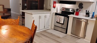 Quite, restful 3 bedroom 2 bathroom trailer with lots of elbow room.