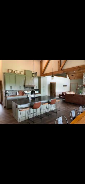 Interior - Mountainview Lodge (Maryville)