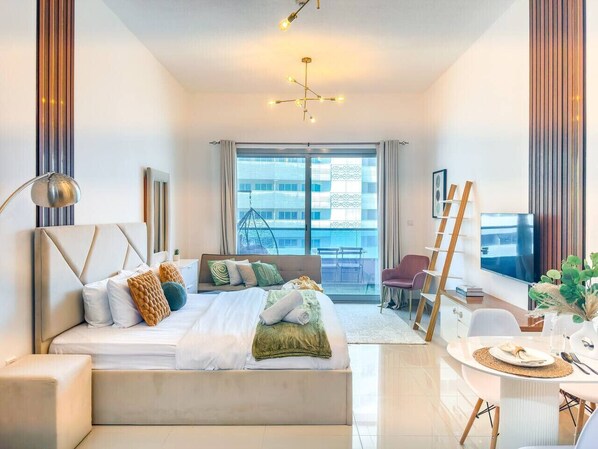 1 bedroom, desk, iron/ironing board, WiFi