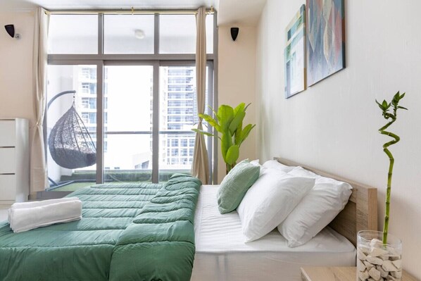 1 bedroom, desk, iron/ironing board, WiFi