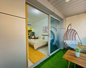 1 habitación, escritorio, tabla de planchar con plancha y wifi 