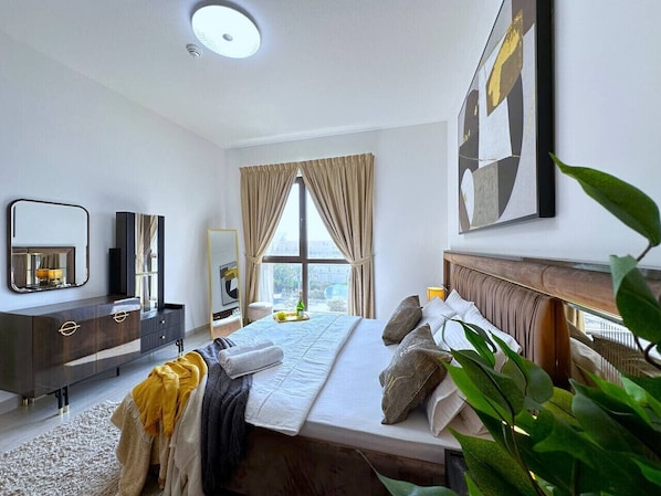 1 bedroom, desk, iron/ironing board, WiFi