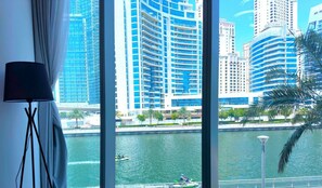 Interior - Unforgettable View & Experience Over Dubai Canal (Dubai Marina)