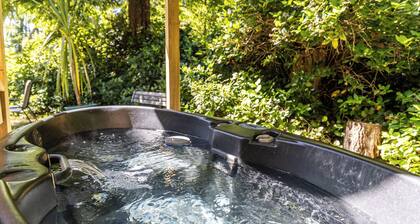 Westcoast Luxury Comfort for two in Ucluelet BC