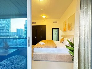 1 bedroom, desk, iron/ironing board, WiFi