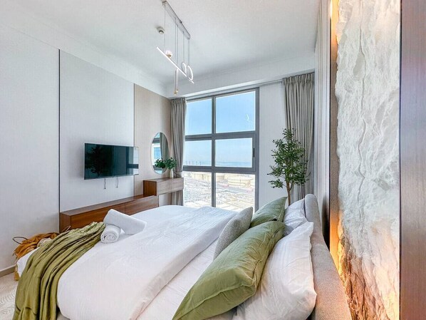 1 bedroom, desk, iron/ironing board, WiFi
