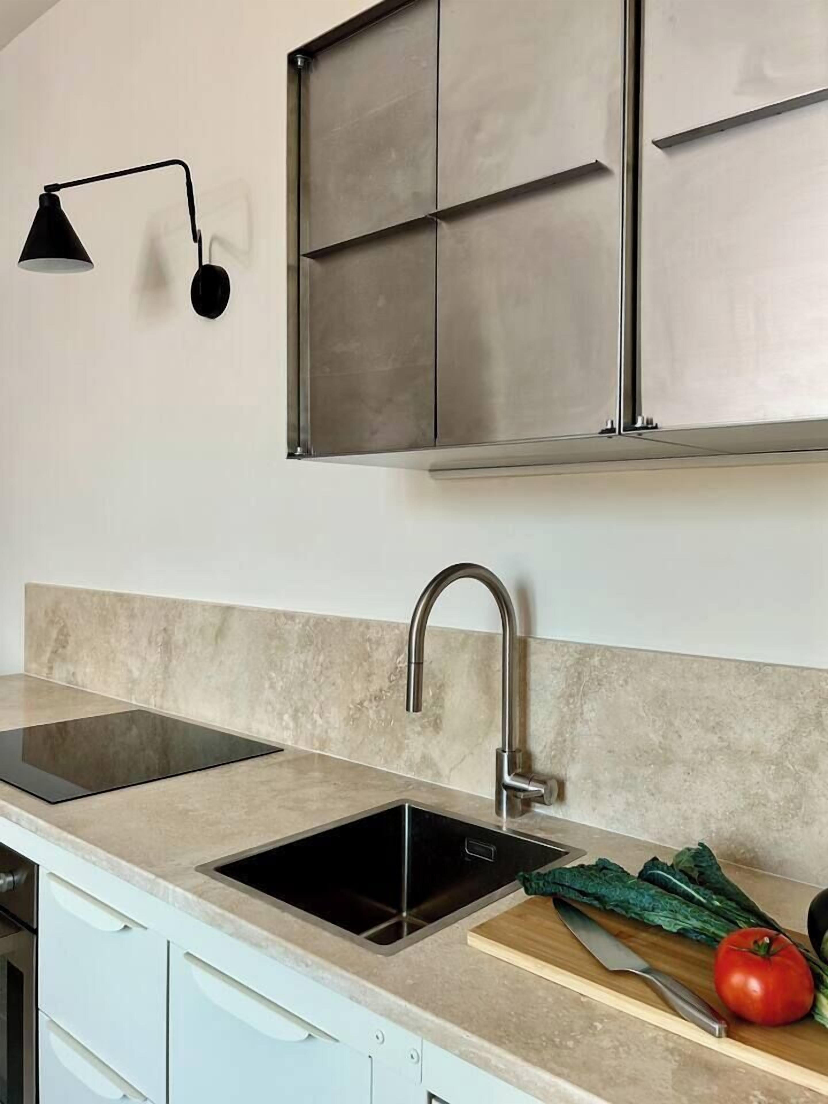 Réfrigérateur, four, plaque de cuisson, lave-vaisselle