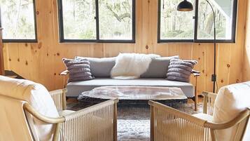 Cabane Luxe, cuisine, vue jardin | Coin séjour