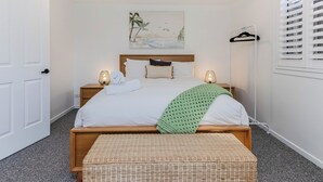 3 bedrooms, iron/ironing board, WiFi, bed sheets - Slow M’Ocean Cabarita - Pet Friendly (Tweed)