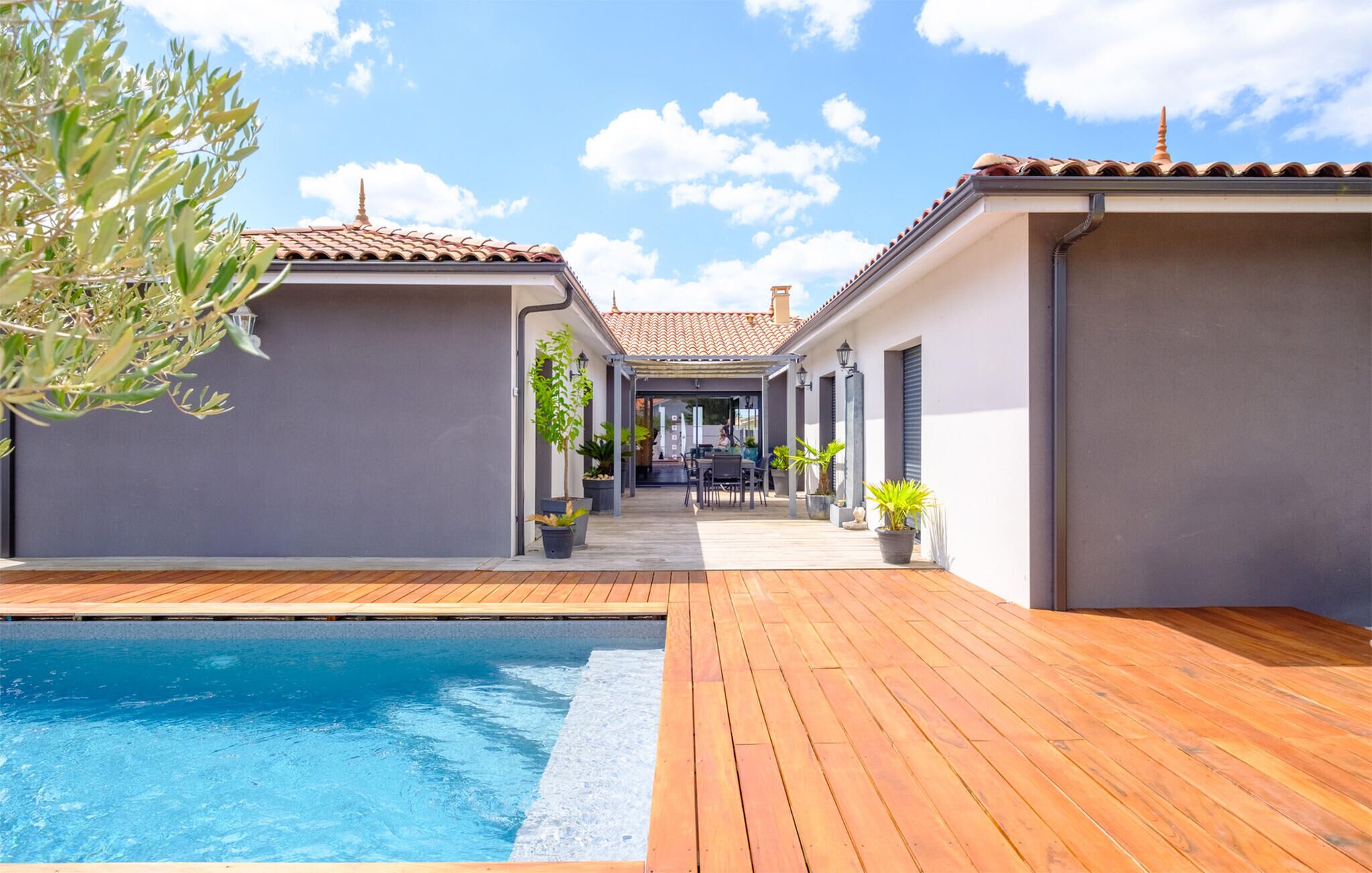 Lämmitetty uima-allas