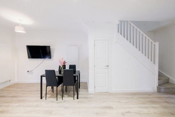 House, Patio | Living area