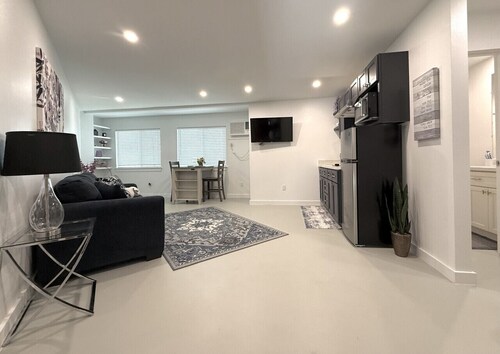 Cozy Studio in a Gated Community on Lake Conroe