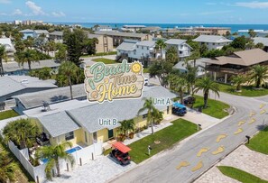 Exterior - 4bd Duplex 1 blk from bch, pool Hot Tub, golf cart (Indian Rocks Beach)