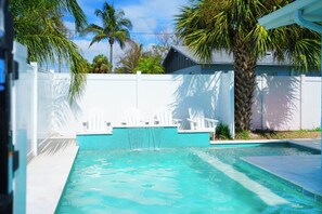 Beheizter Pool