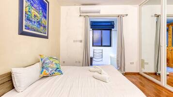 5 bedrooms, desk, iron/ironing board, free WiFi