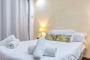 5 chambres, bureau, fer et planche à repasser, accès au Wi-Fi (inclus)
