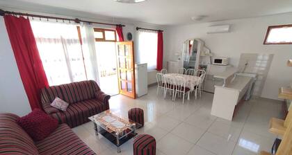 Holiday home with pool, WIFI and air conditioning