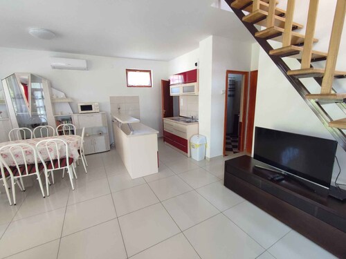 Holiday home with pool, WIFI and air conditioning