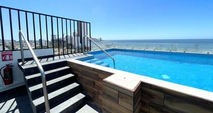 Cerca del Malecón: Roof Pool y Work Space