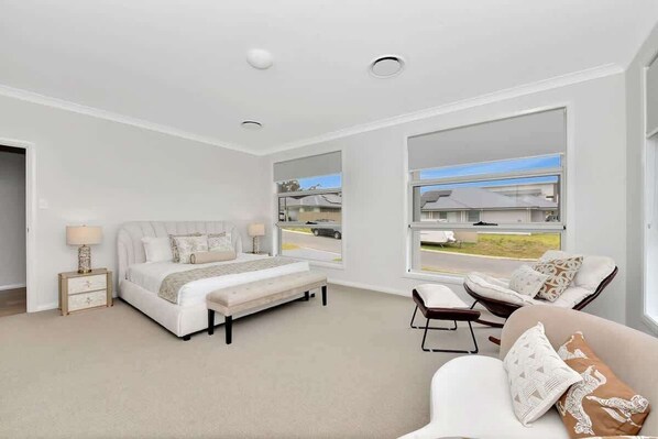 4 bedrooms, iron/ironing board, free WiFi, bed sheets