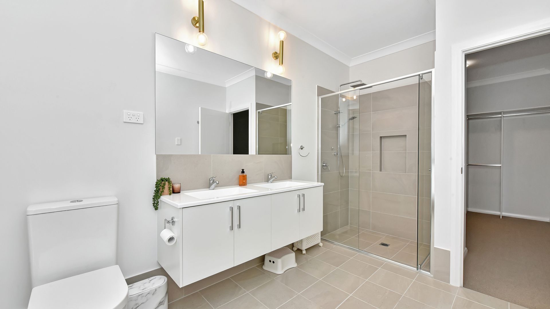 Shower, jetted bath