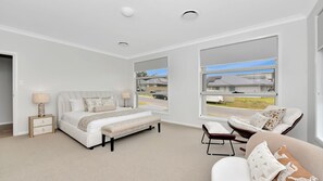 4 bedrooms, iron/ironing board, free WiFi