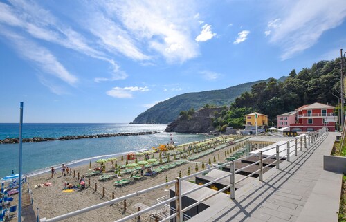 2 bedroom pet friendly apartment in Moneglia