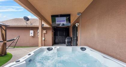 Comfy Home w/ Hot Tub and more! Home in Albuquerque, NM