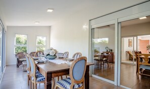 Dining - Quiet Site 2.7 km From the Beach of Rosa Stg2085 (Garopaba)