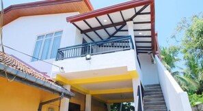 Fachada da propriedade