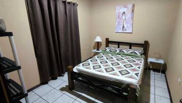 2 bedrooms, free WiFi, bed sheets, wheelchair access