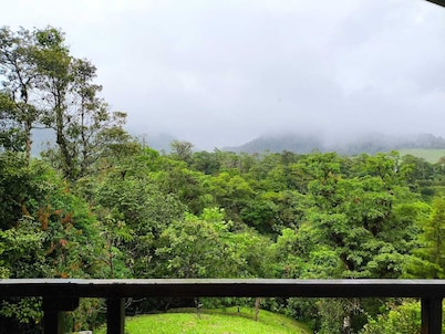 Calas Lodge: Quiet cabin, surrounded by nature and beautiful landscapes.