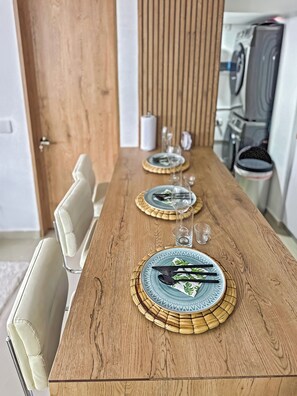 Dining - Endless Hot Water • A/C • Long-Term Stay • Pool, FREE Breakfast/BBQ • By Airport (Pereira)