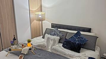 3 chambres, bureau, fer et planche à repasser, Wi-Fi gratuit