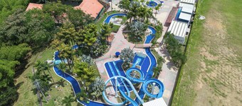 Endless Hot Water • A/C • Long-Term Stay • Pool, FREE Breakfast/BBQ • By Airport