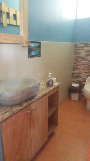 Shower, free toiletries, towels, soap