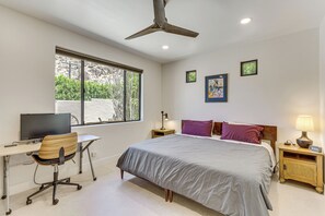 2 bedrooms, desk, iron/ironing board, Internet