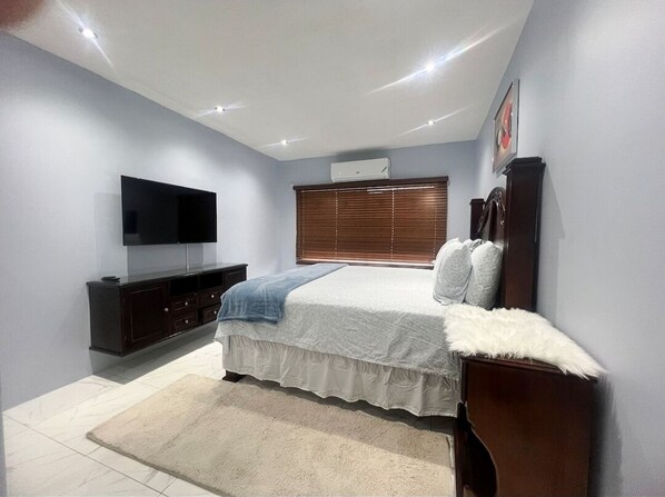 2 bedrooms, iron/ironing board, free WiFi, bed sheets