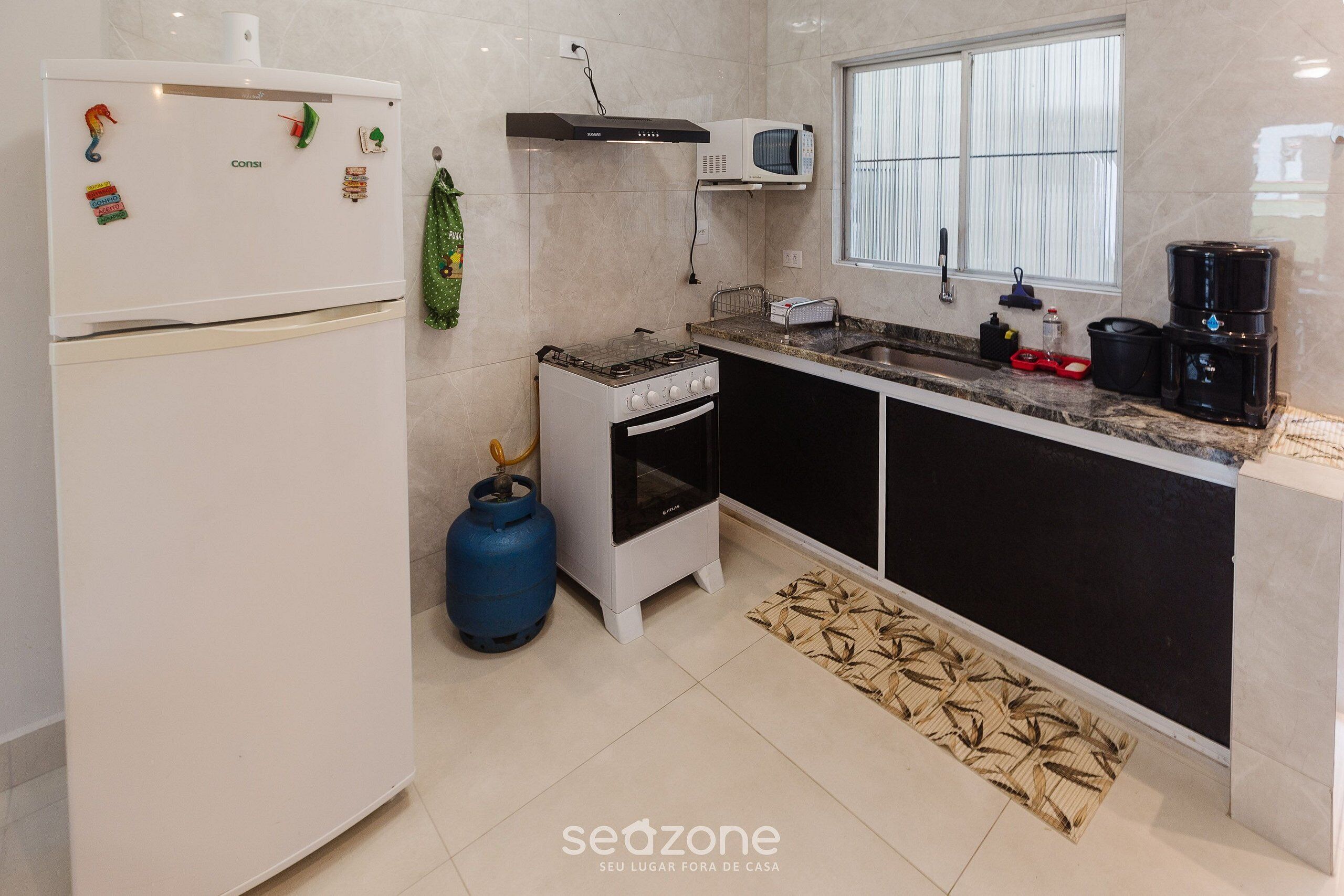 Basic Apartment | Private kitchen | Cookware/dishes/utensils